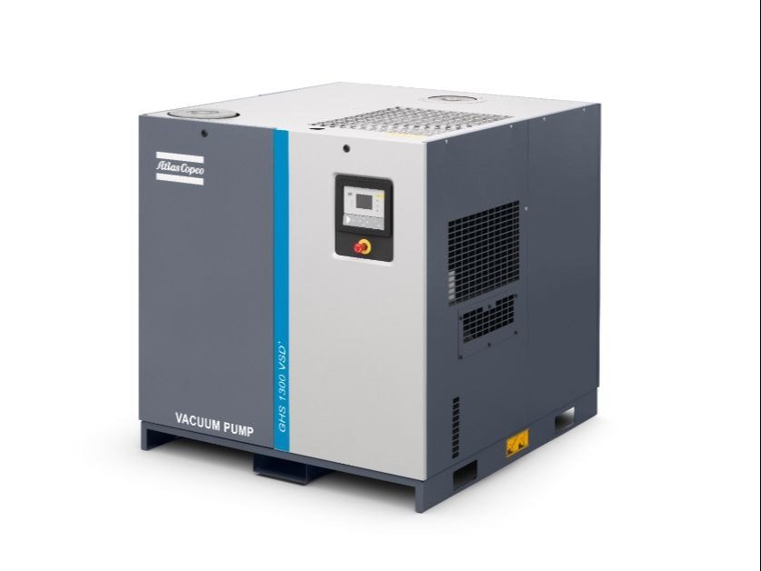 Atlas Copco Single stage OIl-Sealed Rotary Screw Vacuum Pump, For Industrial