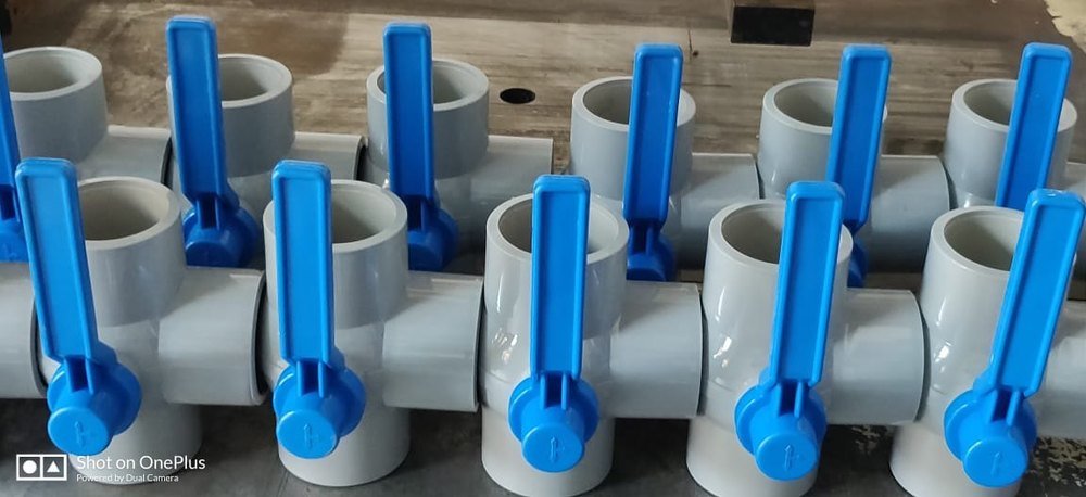 Plastic Three Way Ball Valve, Size: 2.5Inch