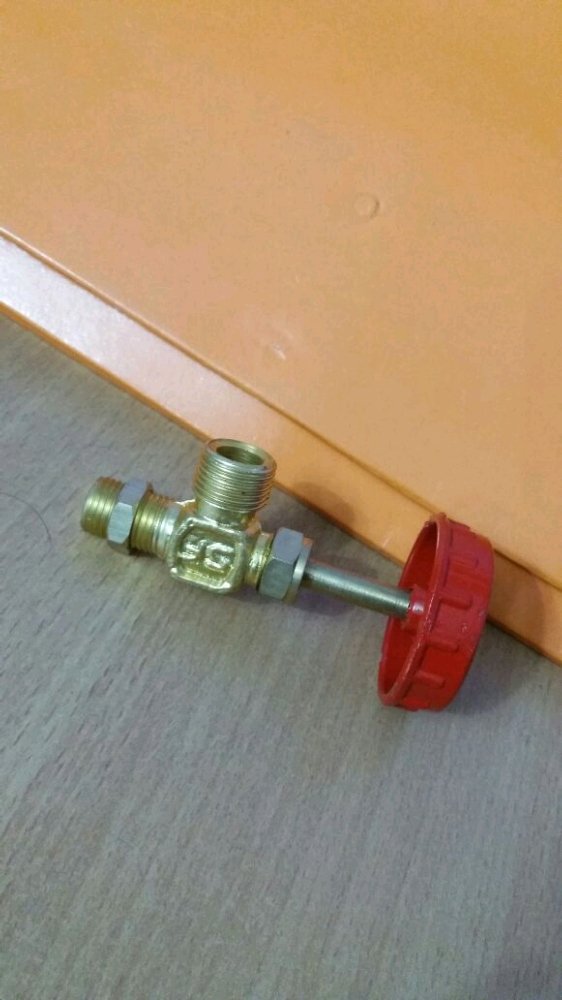 Brass Medium Pressure Gas Valve, Size: 10mm