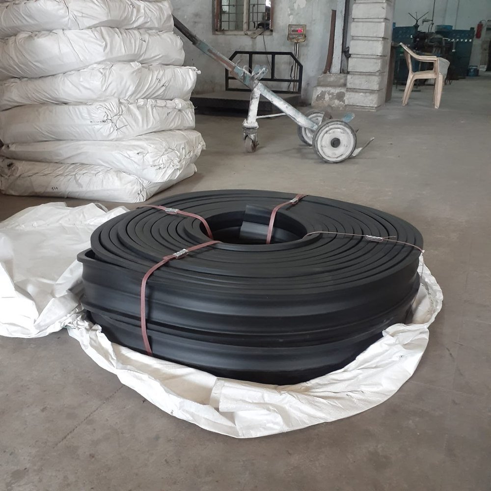 kantaflex Neoprene Rubber Strip Seal, For Sealing, Packaging Type: Packet