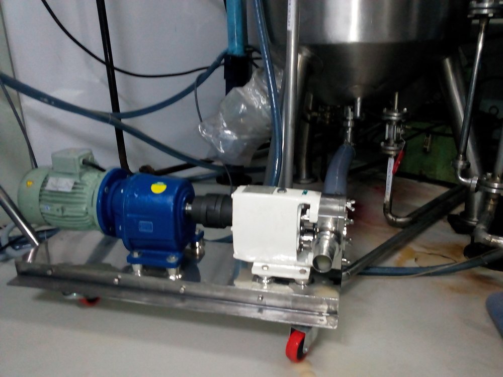 Trolley Mounted Rotary Lobe Pump