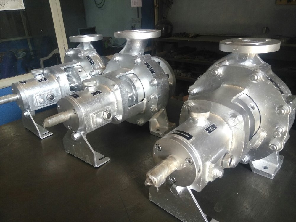 CI Water Cooled Hot Oil Pumps, Model: FPE-TF 40-200